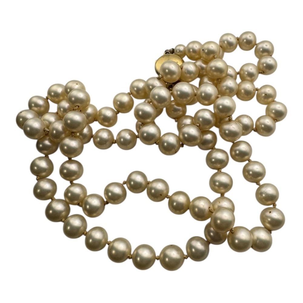Lot of 4 Faux‎ Pearl Jewelry Pieces 3 Necklaces 1 Bracelet Vintage Costume - Picture 4 of 6